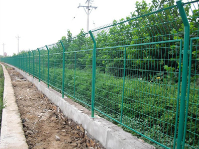 框架護(hù)欄網(wǎng)